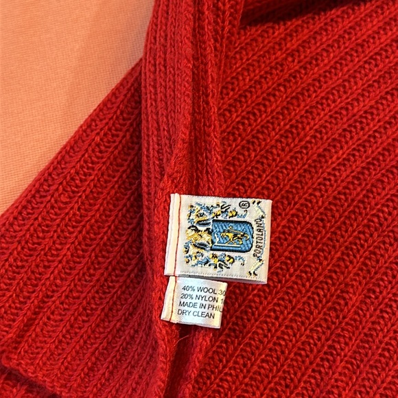 New Portolano Scarf. Red. Soft and warm. - Picture 5 of 5